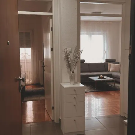 City Apartment Banja Luka Sa Parkingom U Garazi Exterior photo
