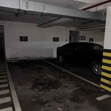City Apartment Banja Luka Sa Parkingom U Garazi Exterior photo