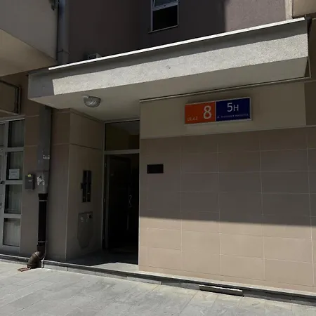 City Apartment Banja Luka Sa Parkingom U Garazi Exterior photo