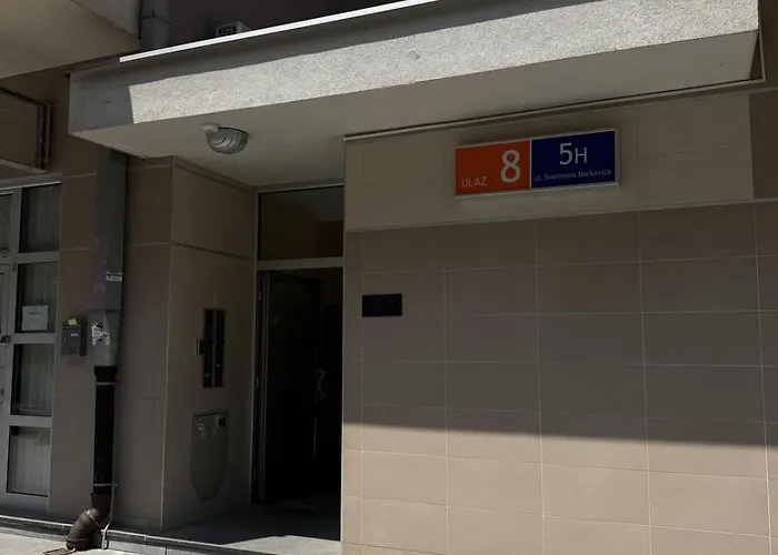 City Apartment Banja Luka Sa Parkingom U Garazi